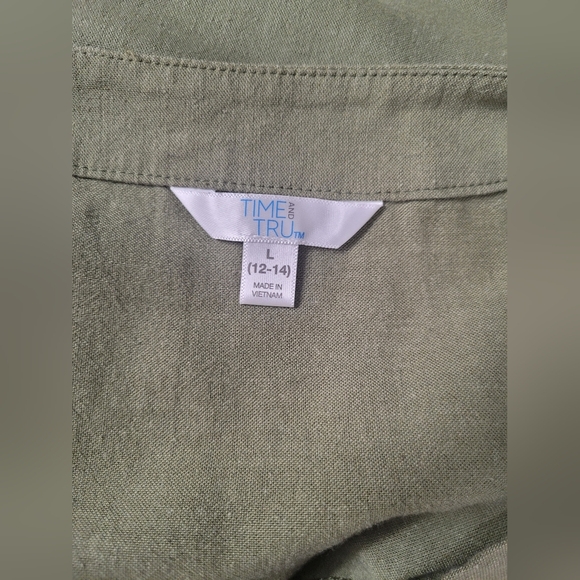 Time And Tru Olive Green Button Down Tie Waist Top L 12-14 V Neck - Picture 3 of 4